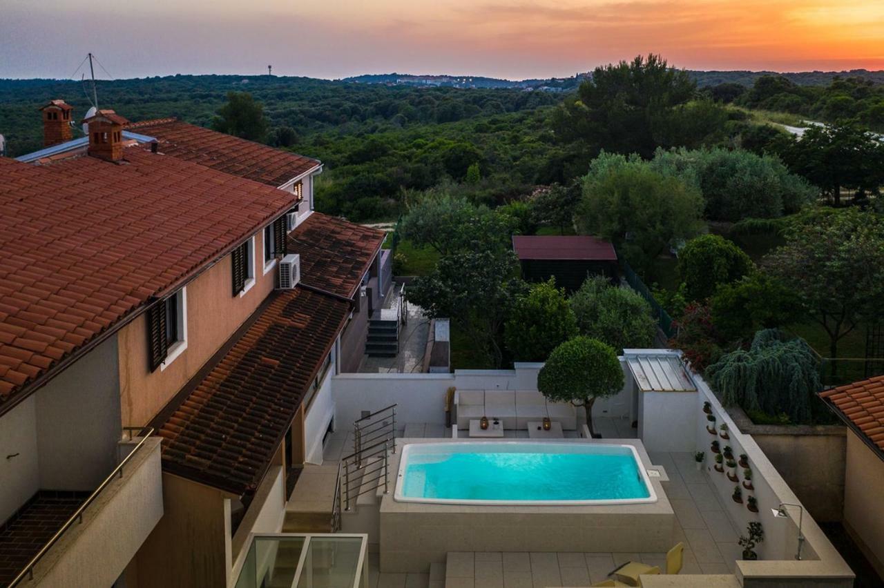Cave Romane Apartment With Private Pool And Sea View Vinkuran Eksteriør bilde