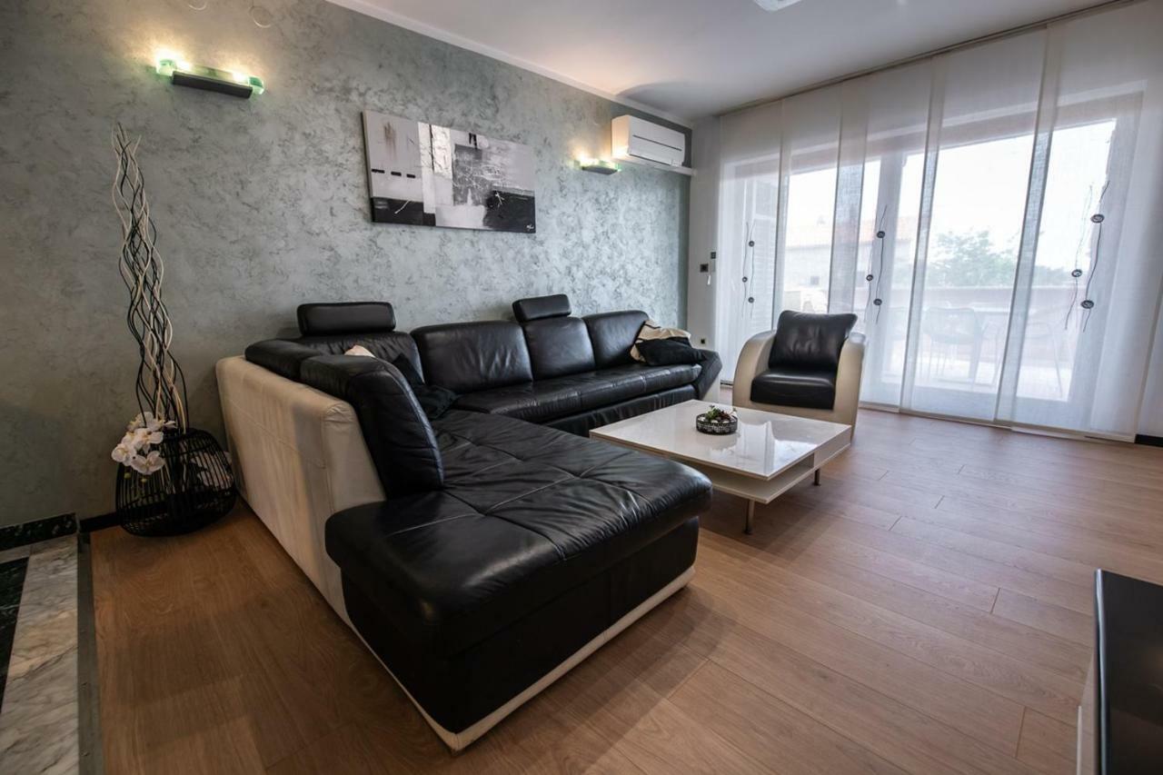 Cave Romane Apartment With Private Pool And Sea View Vinkuran Eksteriør bilde
