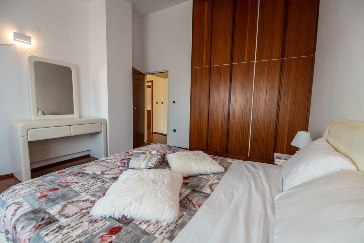 Cave Romane Apartment With Private Pool And Sea View Vinkuran Eksteriør bilde