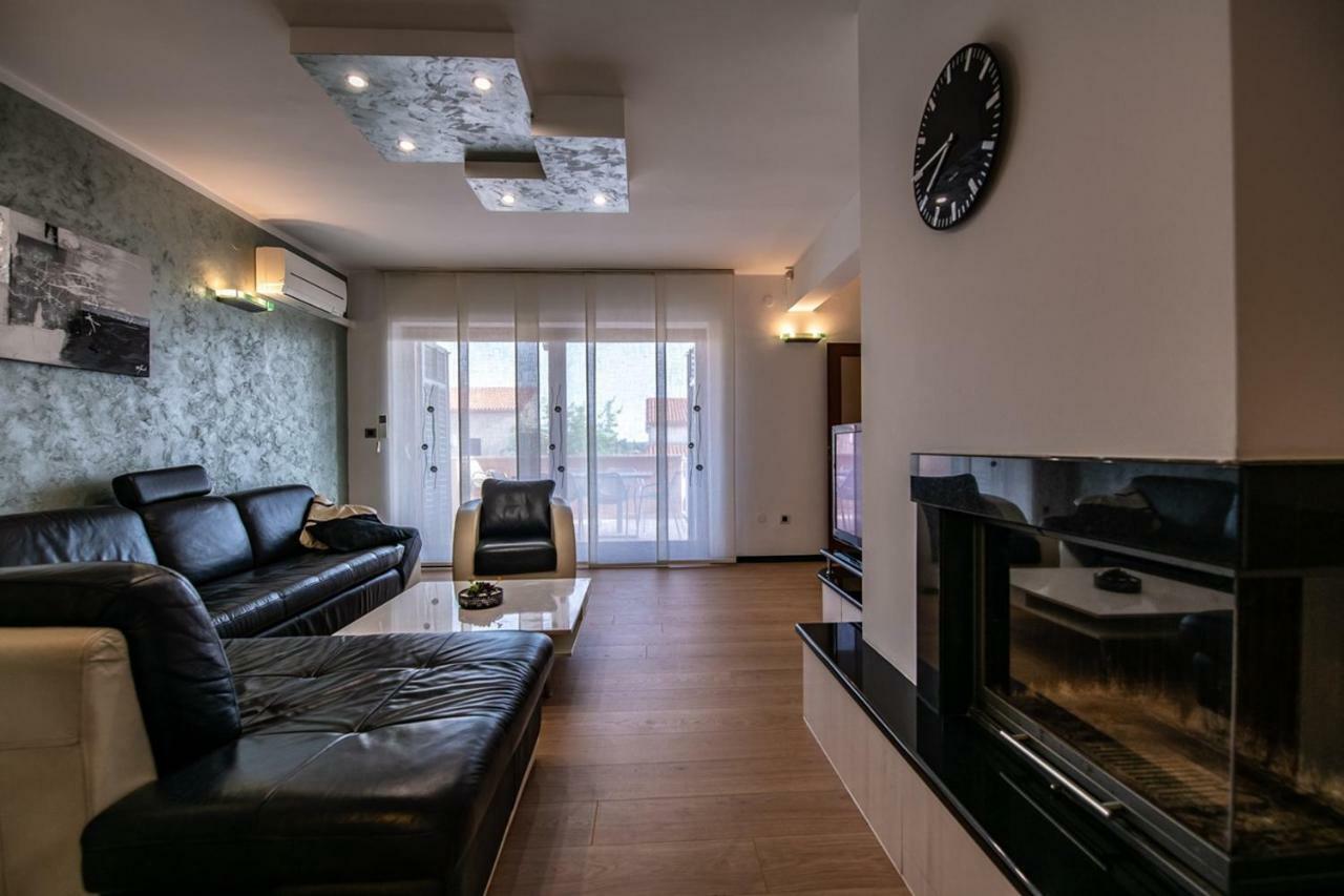 Cave Romane Apartment With Private Pool And Sea View Vinkuran Eksteriør bilde