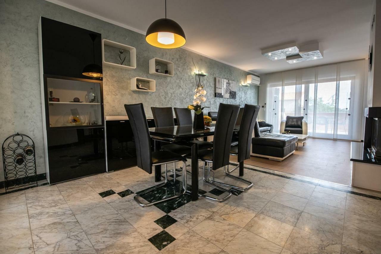 Cave Romane Apartment With Private Pool And Sea View Vinkuran Eksteriør bilde