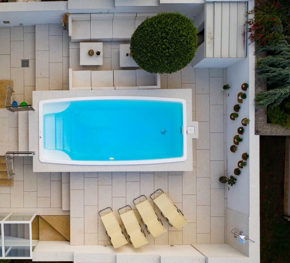 Cave Romane Apartment With Private Pool And Sea View Vinkuran Eksteriør bilde